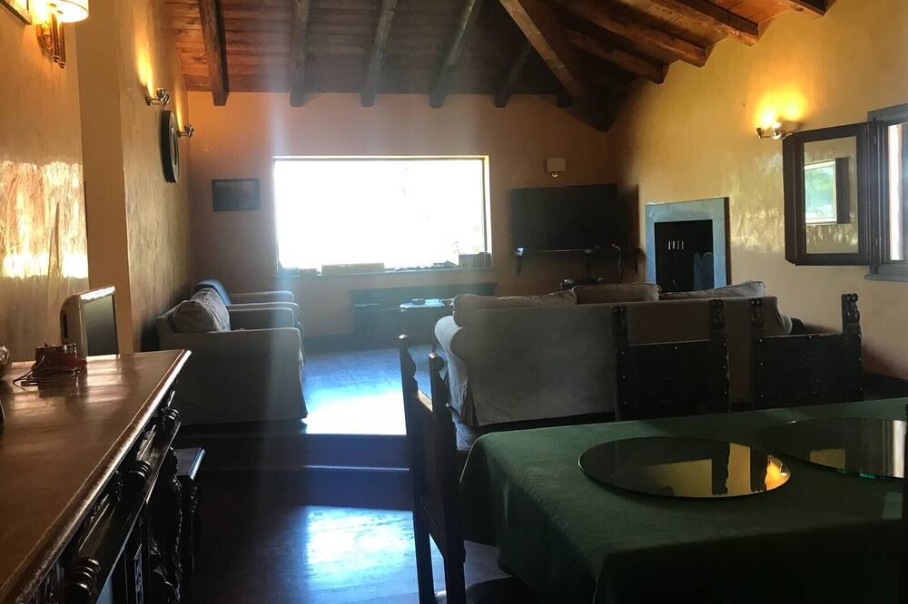 Photo of Livingroom in Zona XXVI Castel di Decima