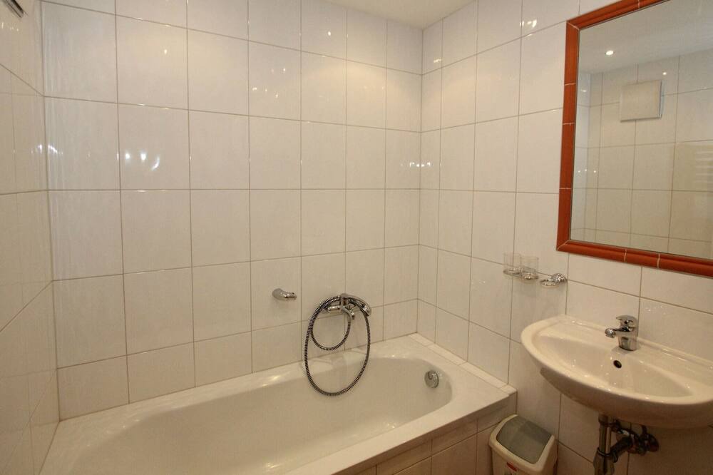 Photo of Bathroom in Huben