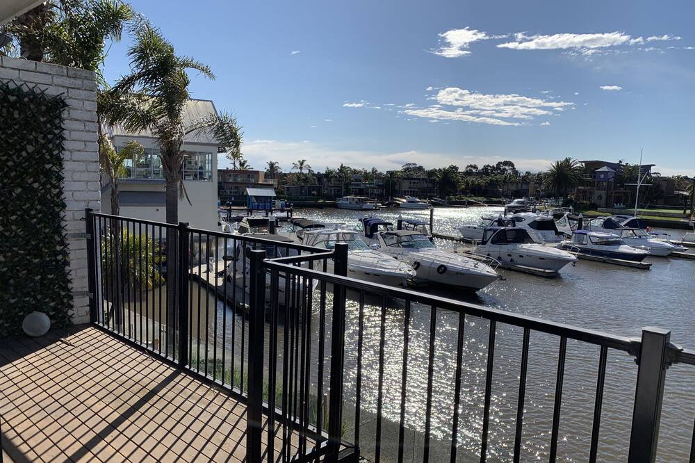 Photo of Patio Balcony in Patterson Lakes