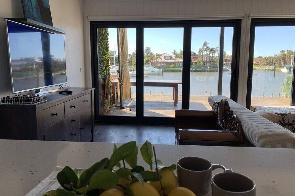 Photo of Livingroom in Patterson Lakes