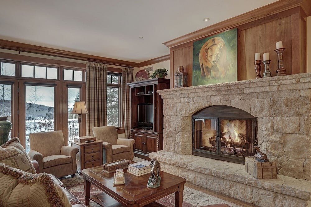 Photo of Livingroom in Avon