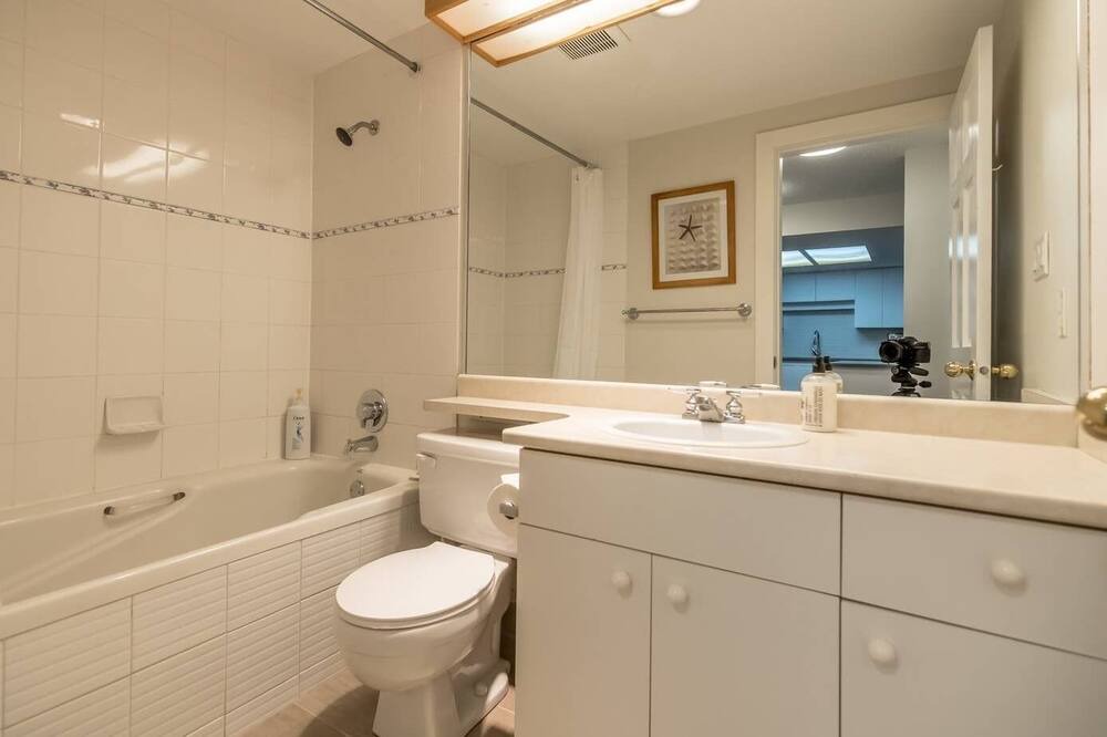 Photo of Bathroom in Blueberry Hill
