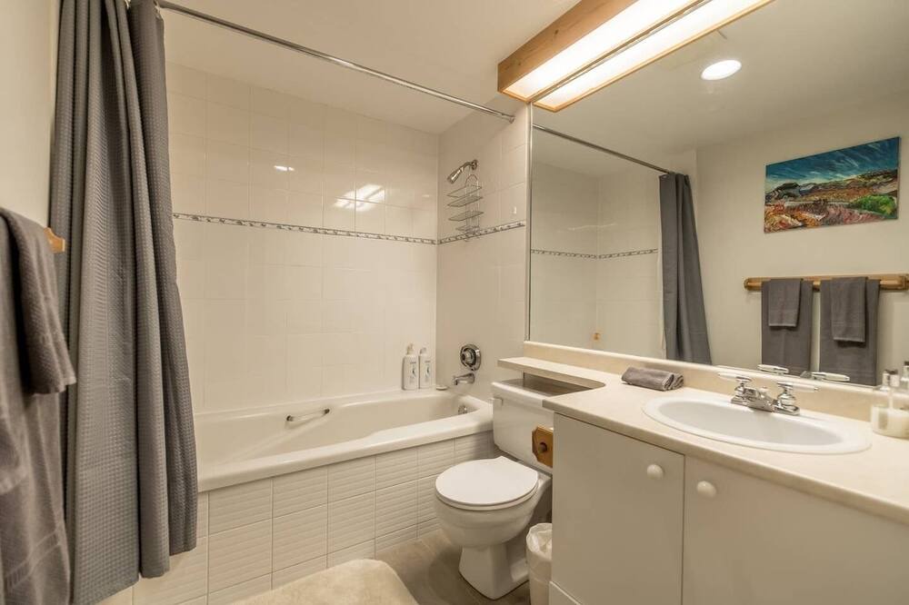 Photo of Bathroom in Blueberry Hill