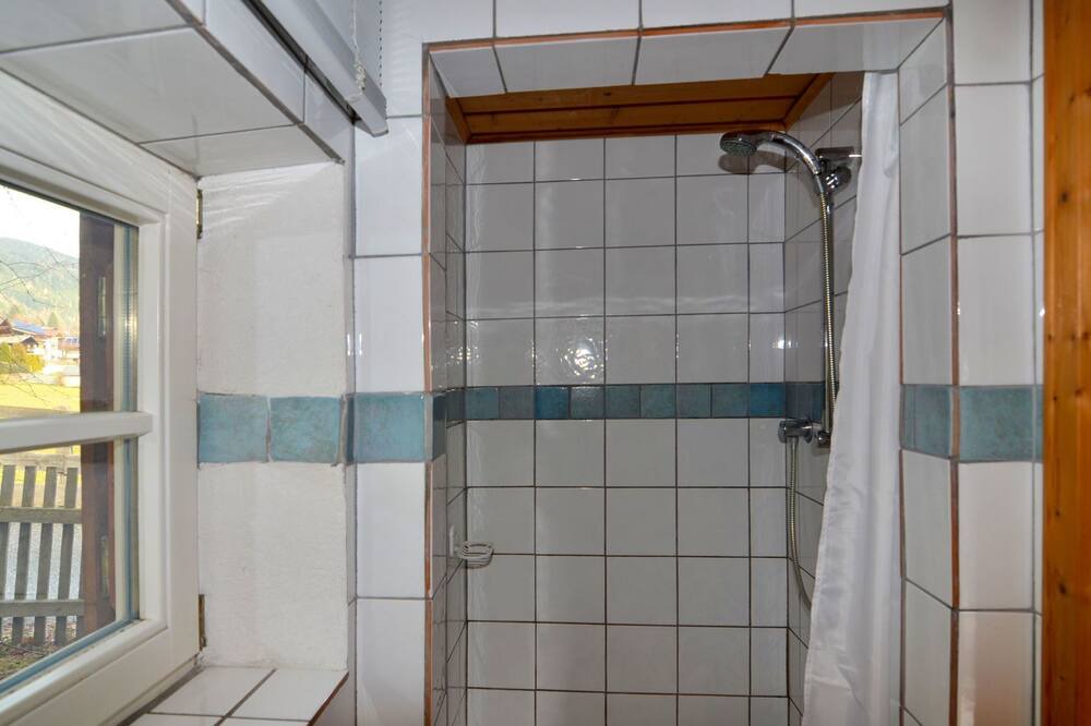 Photo of Bathroom in Trins