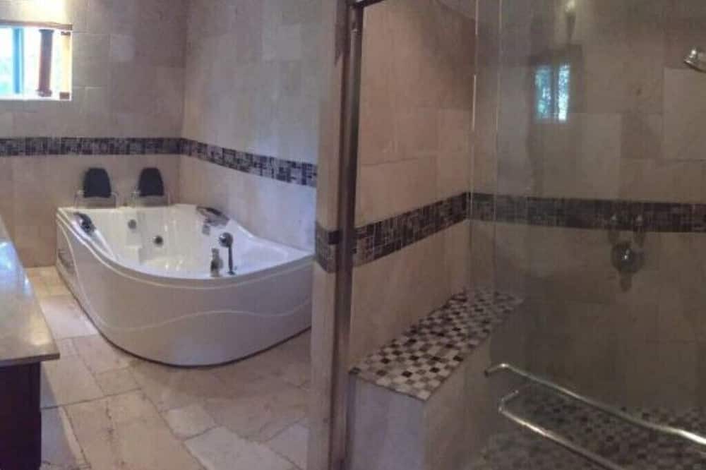Photo of Bathroom in Saint Andrew