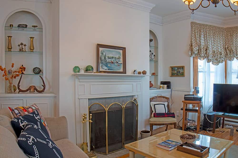 Photo of Livingroom in Georgeville