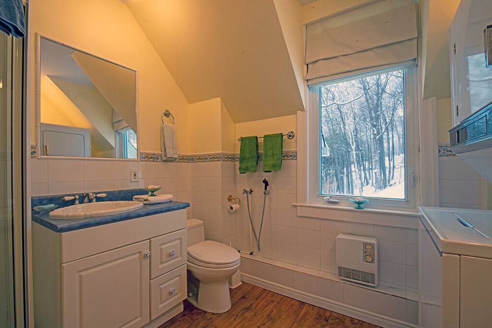 Photo of Bathroom in Georgeville