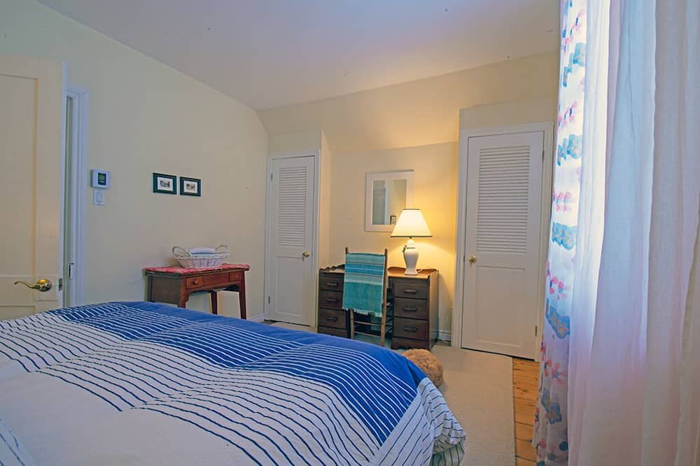 Photo of Bedroom in Georgeville