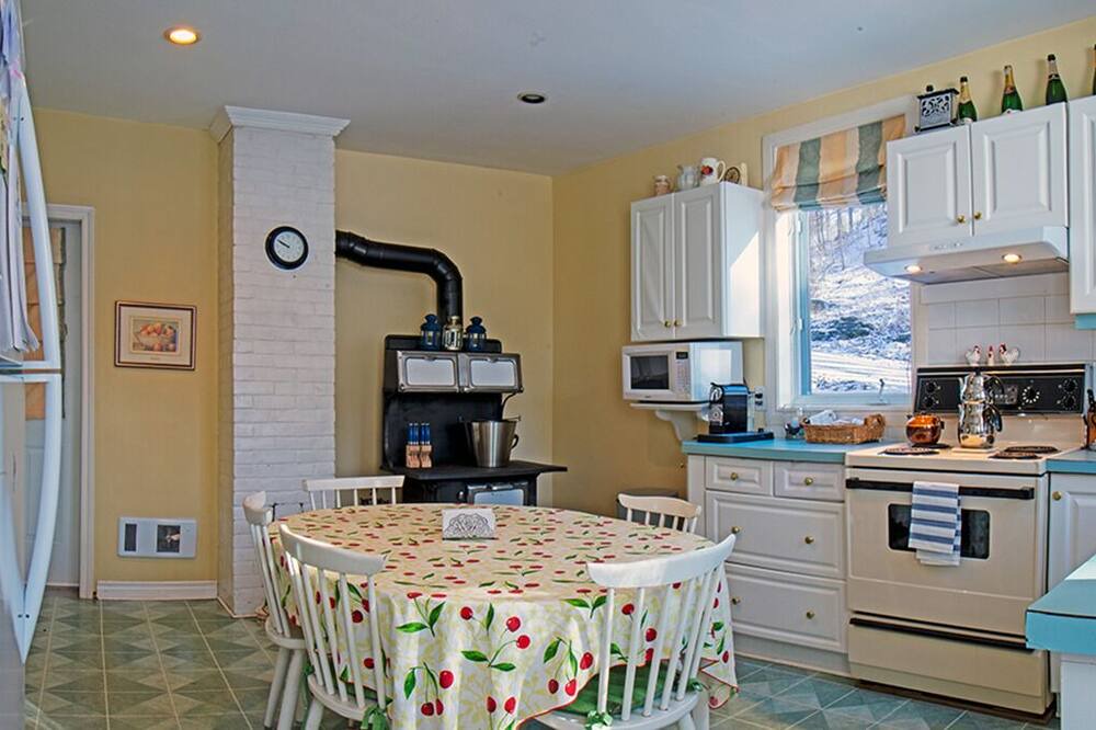 Photo of Kitchen in Georgeville