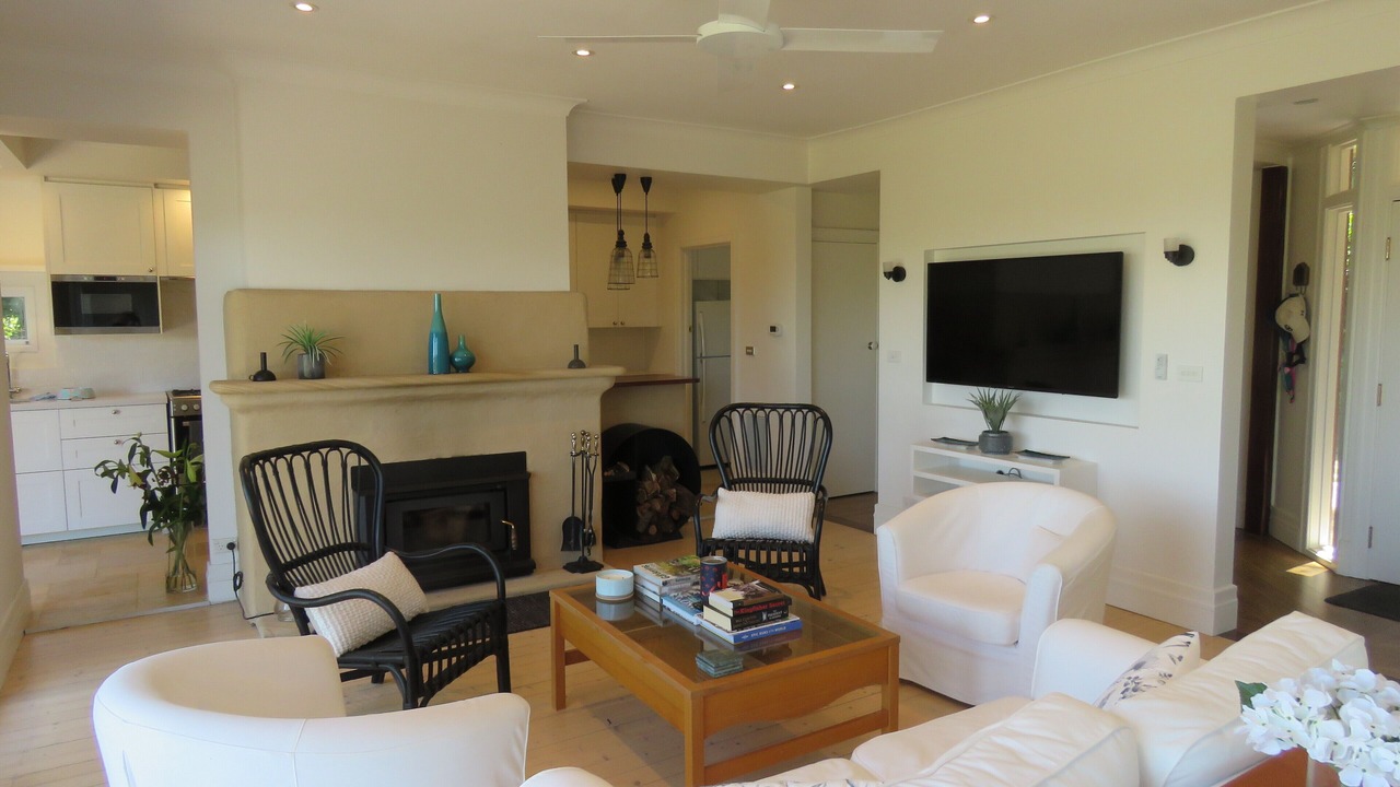 Photo of Livingroom in Red Hill South