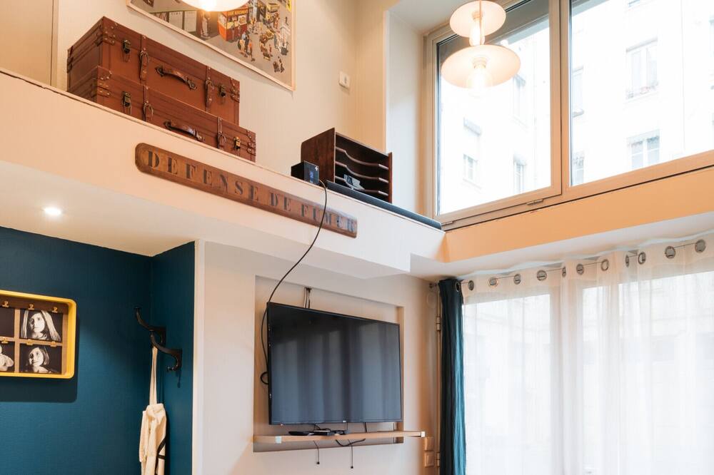 Photo of Livingroom in Jules Ferry - Recamier