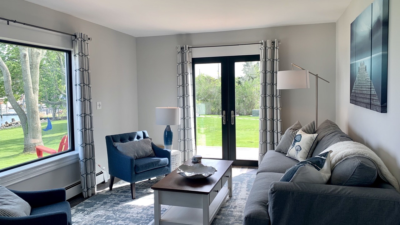Photo of Livingroom in West Mystic