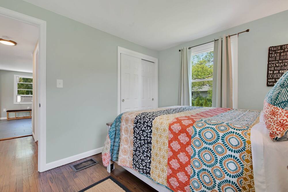 Photo of Bedroom in Old Saybrook
