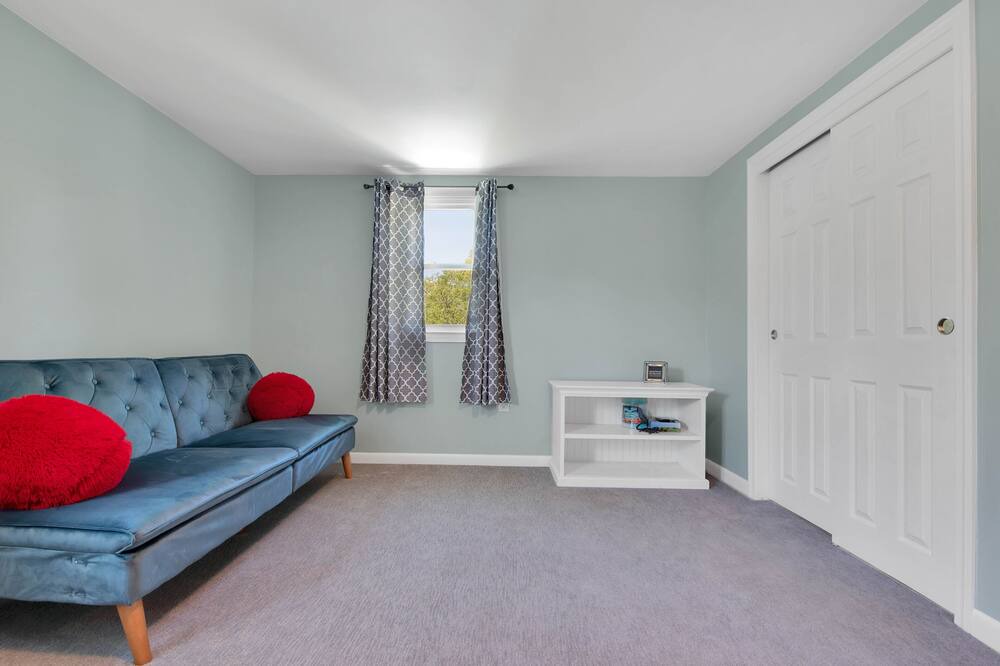 Photo of Bedroom in Old Saybrook
