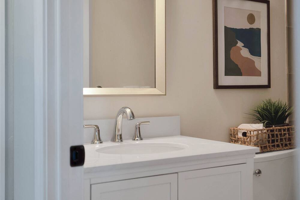 Photo of Bedroom in Old Saybrook