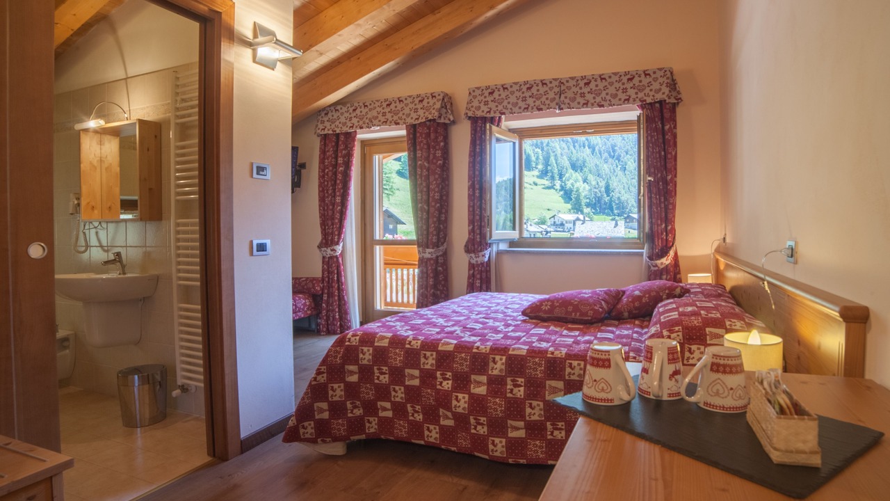 Photo of Bedroom in Antagnod