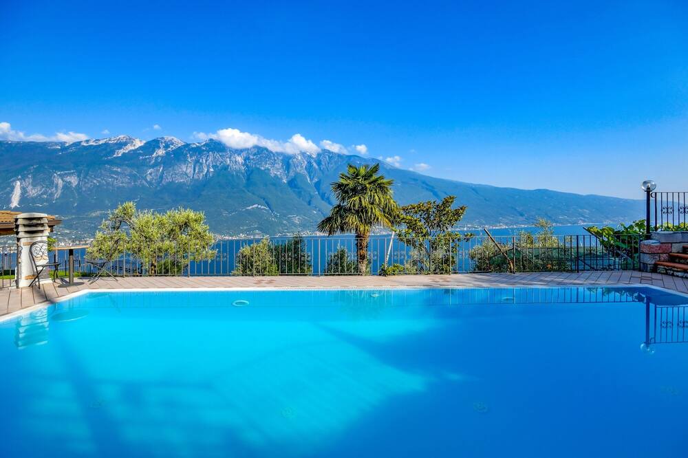 Photo of Outdoor in Arias