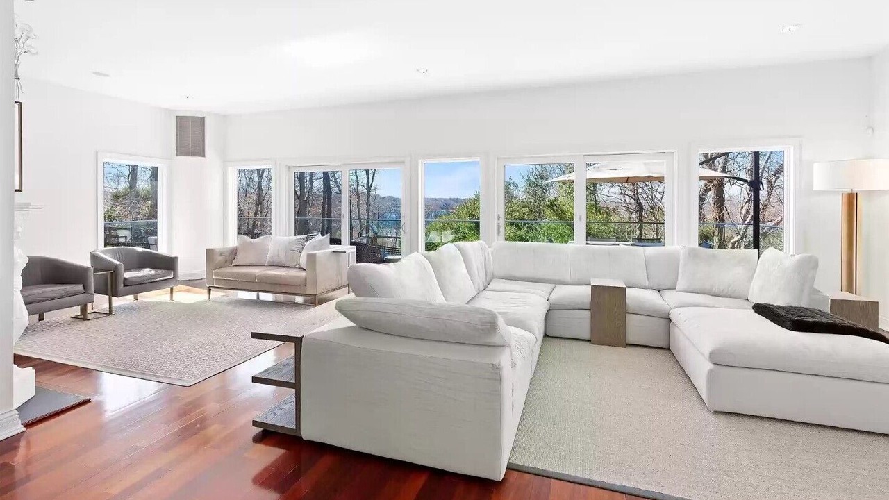 Photo of Livingroom in East Hampton