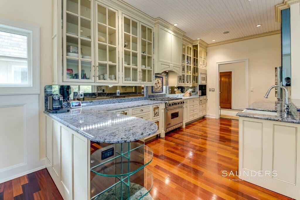 Photo of Kitchen in East Hampton