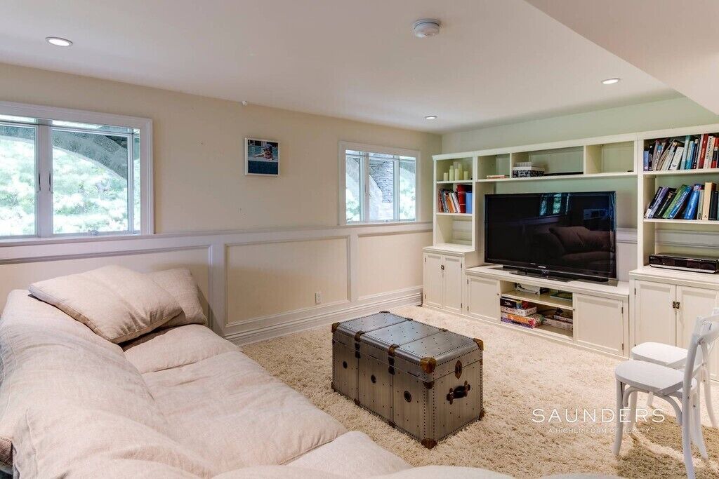 Photo of Livingroom in East Hampton