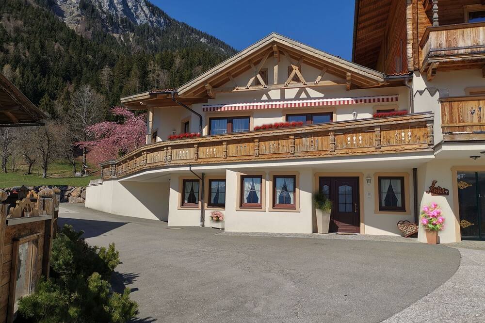 Photo of Outdoor in Soell
