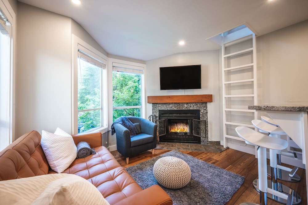 Photo of Livingroom in Whistler Creekside