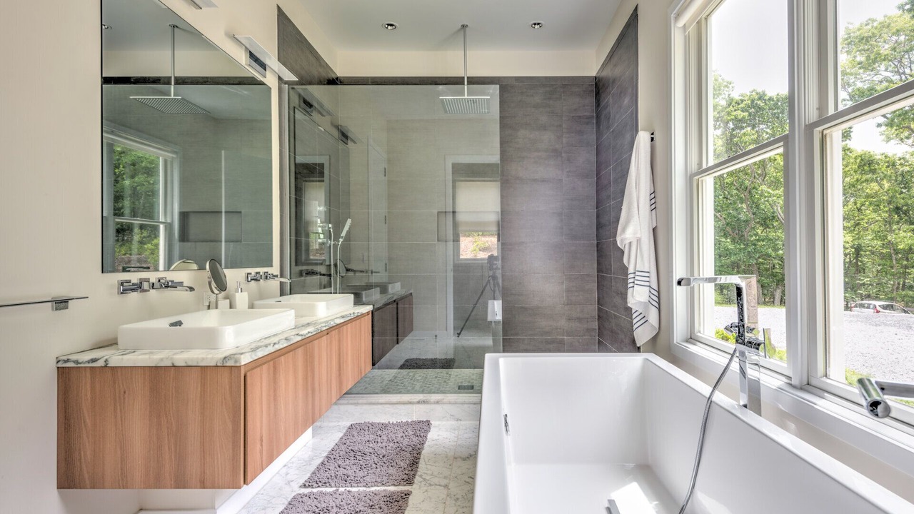Photo of Bathroom in Amagansett North