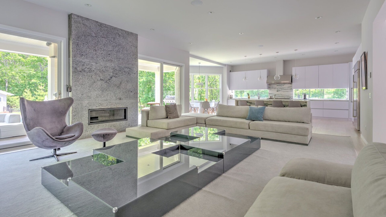 Photo of Livingroom in Amagansett North