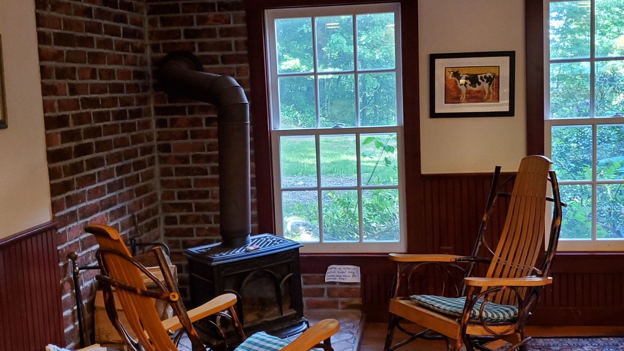Photo of Livingroom in Forest Dale