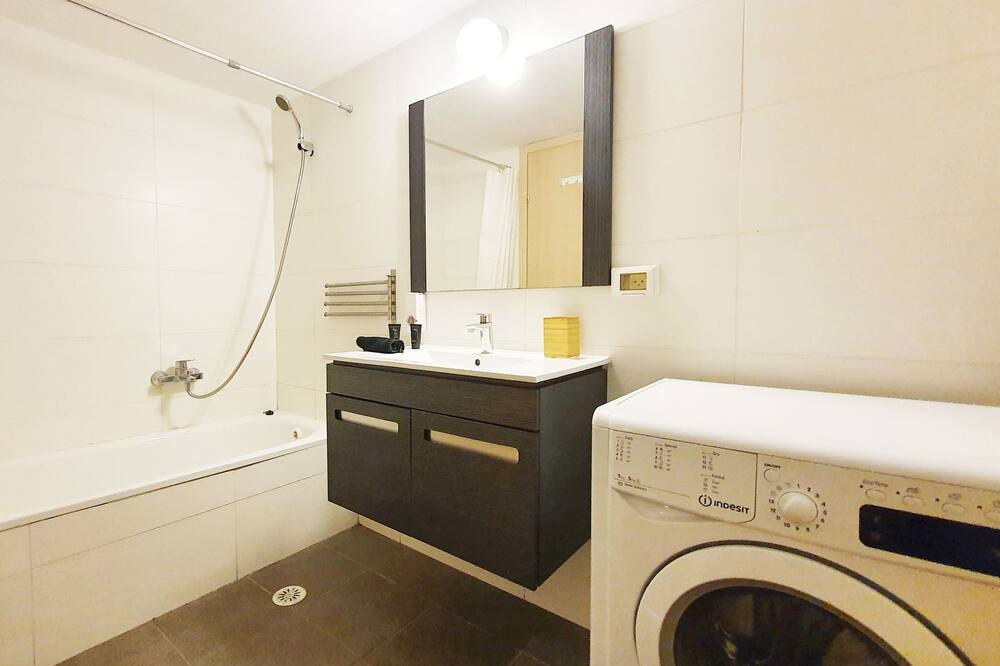 Photo of Bathroom in Florentin