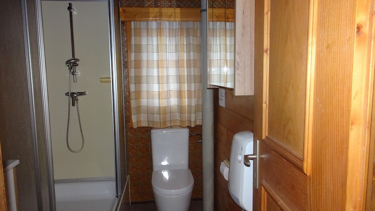 Photo of Bathroom in Trins