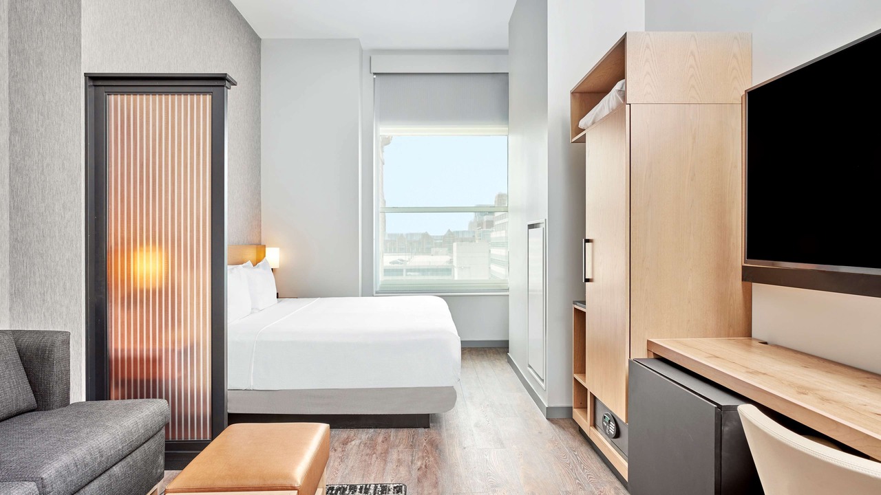 Photo of Bedroom in Illinois Medical District