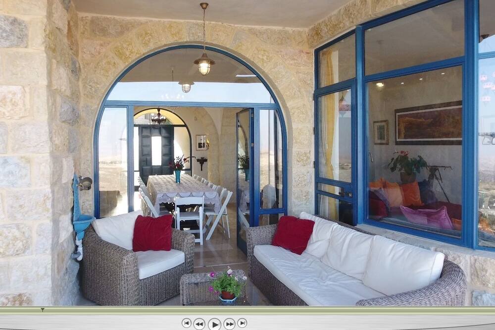 Photo of Patio Balcony in Tekoa