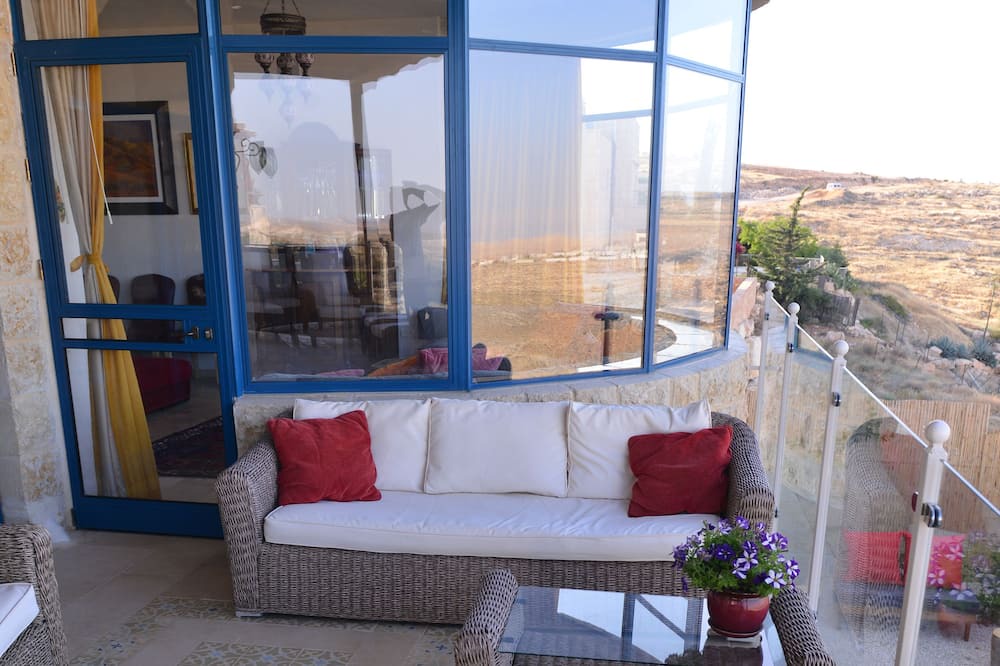 Photo of Patio Balcony in Tekoa