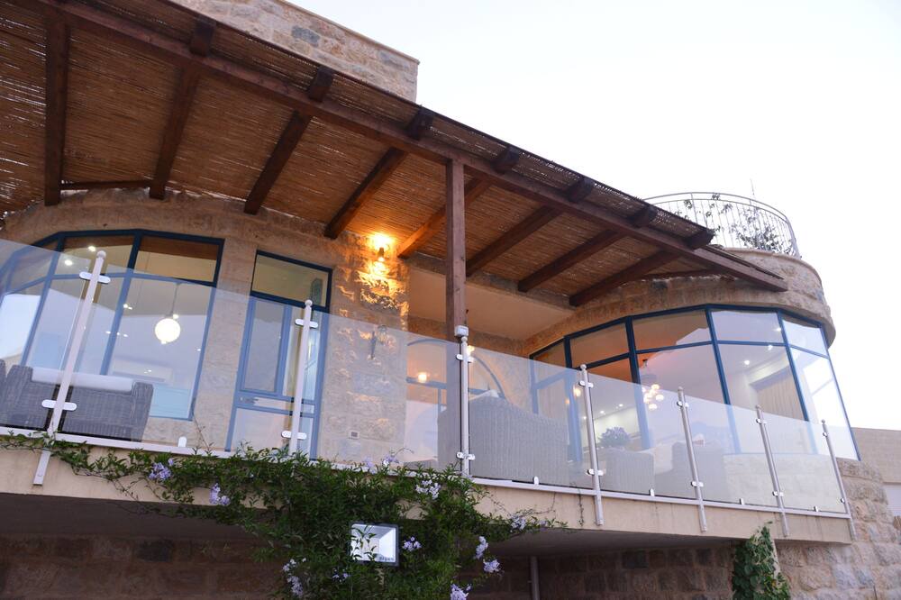 Photo of Patio Balcony in Tekoa