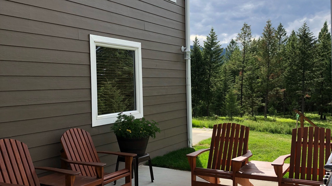 Photo of Patio Balcony in East Kootenay