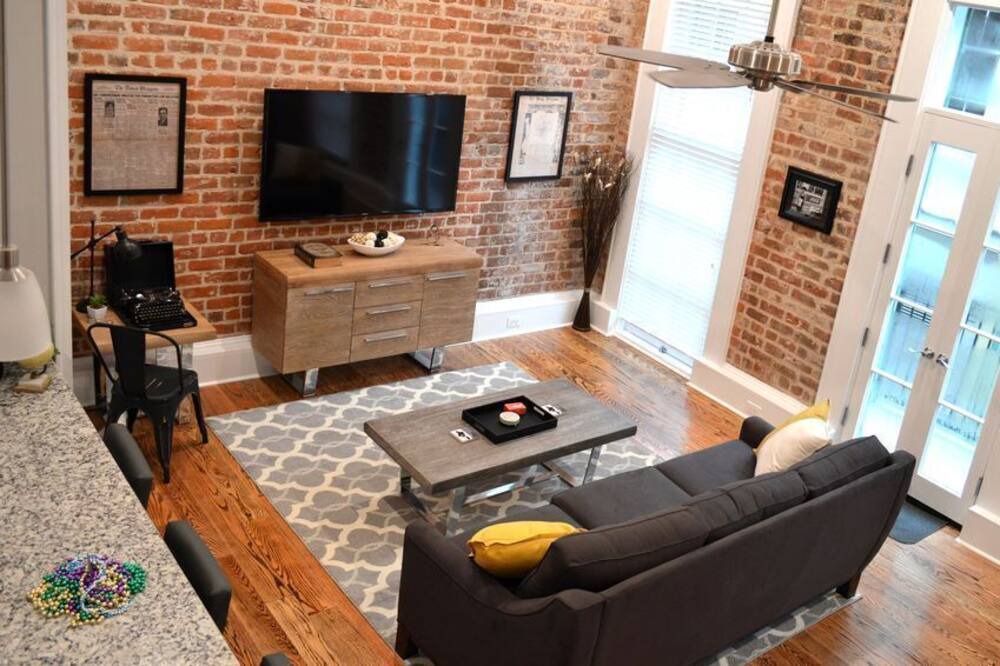 Photo of Livingroom in Central Business District
