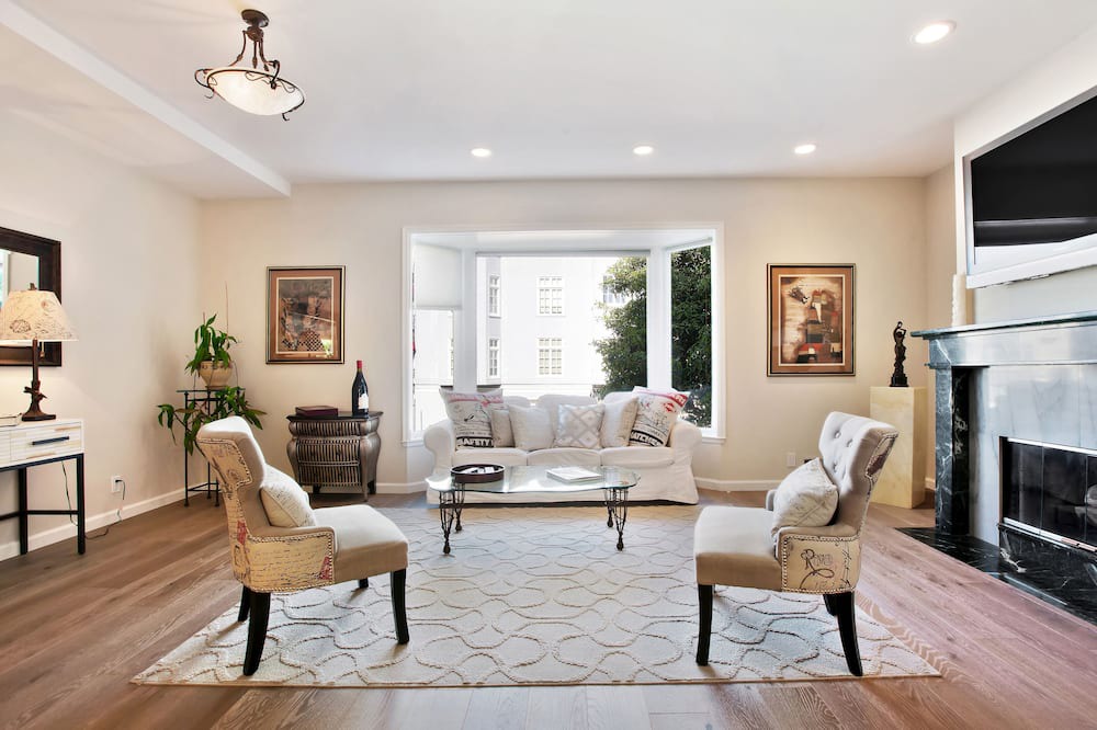 Photo of Livingroom in Marina District