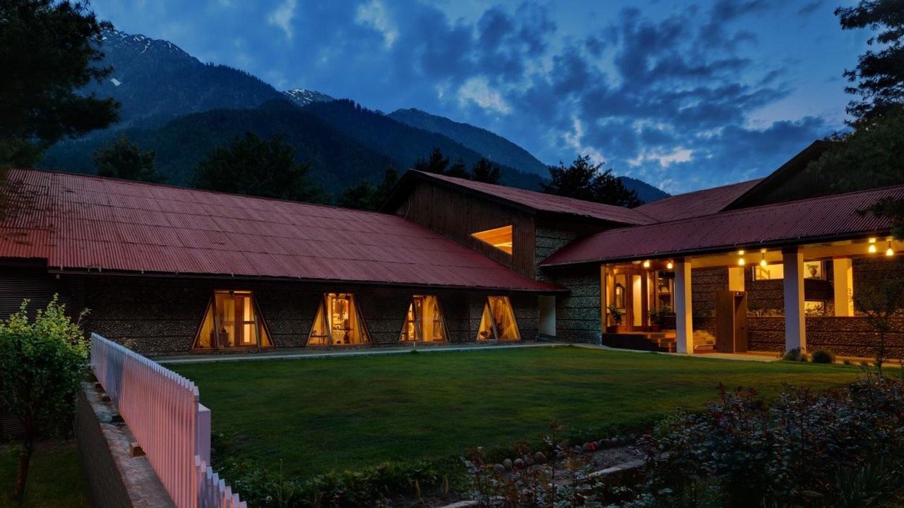 Photo of Buildings in Pahalgam