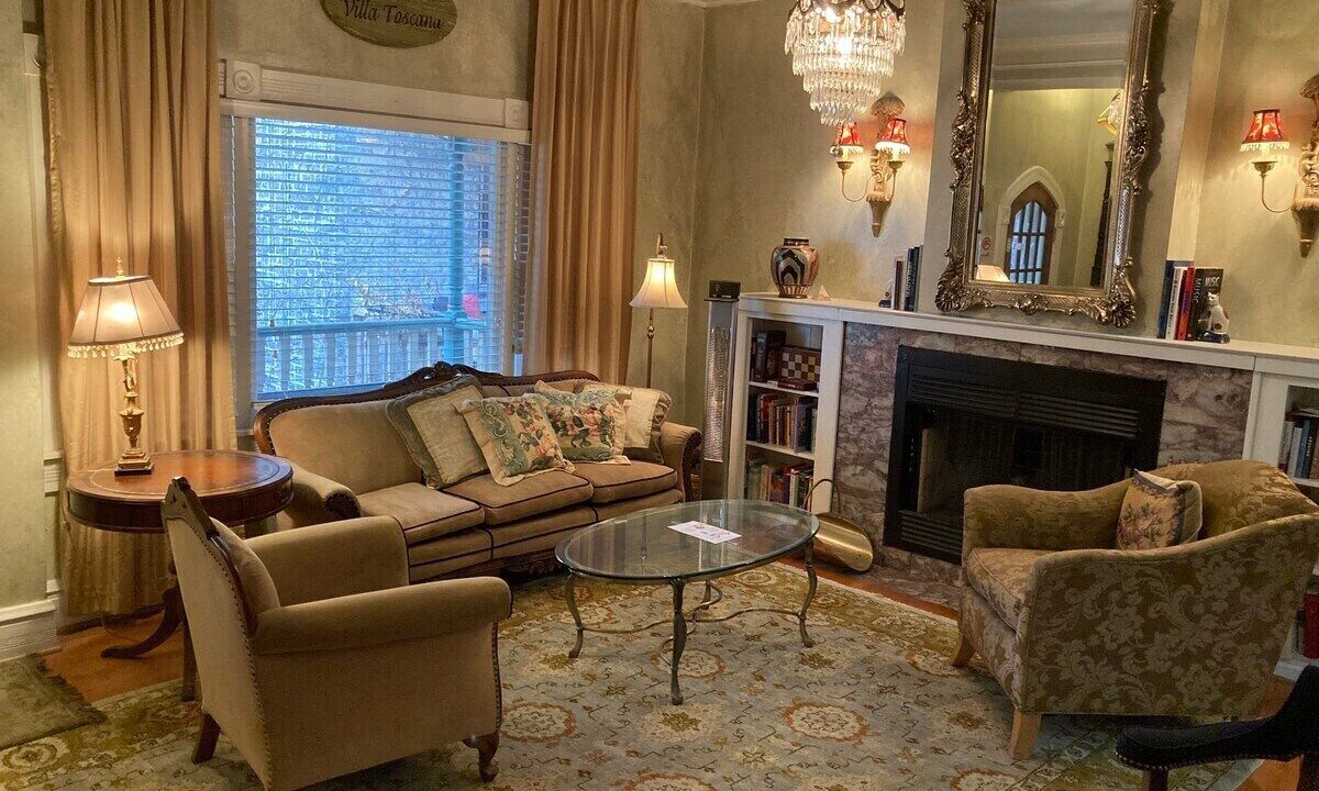Photo of Bedroom in Boystown
