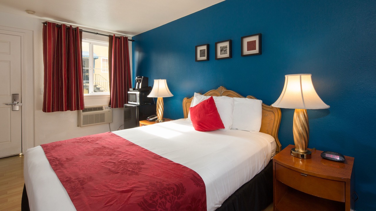 Photo of Bedroom in Bayshore Heights
