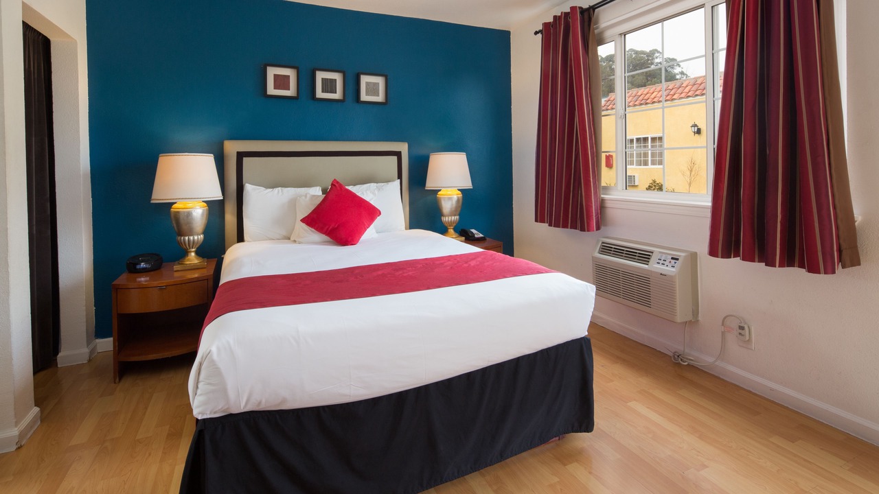 Photo of Bedroom in Bayshore Heights