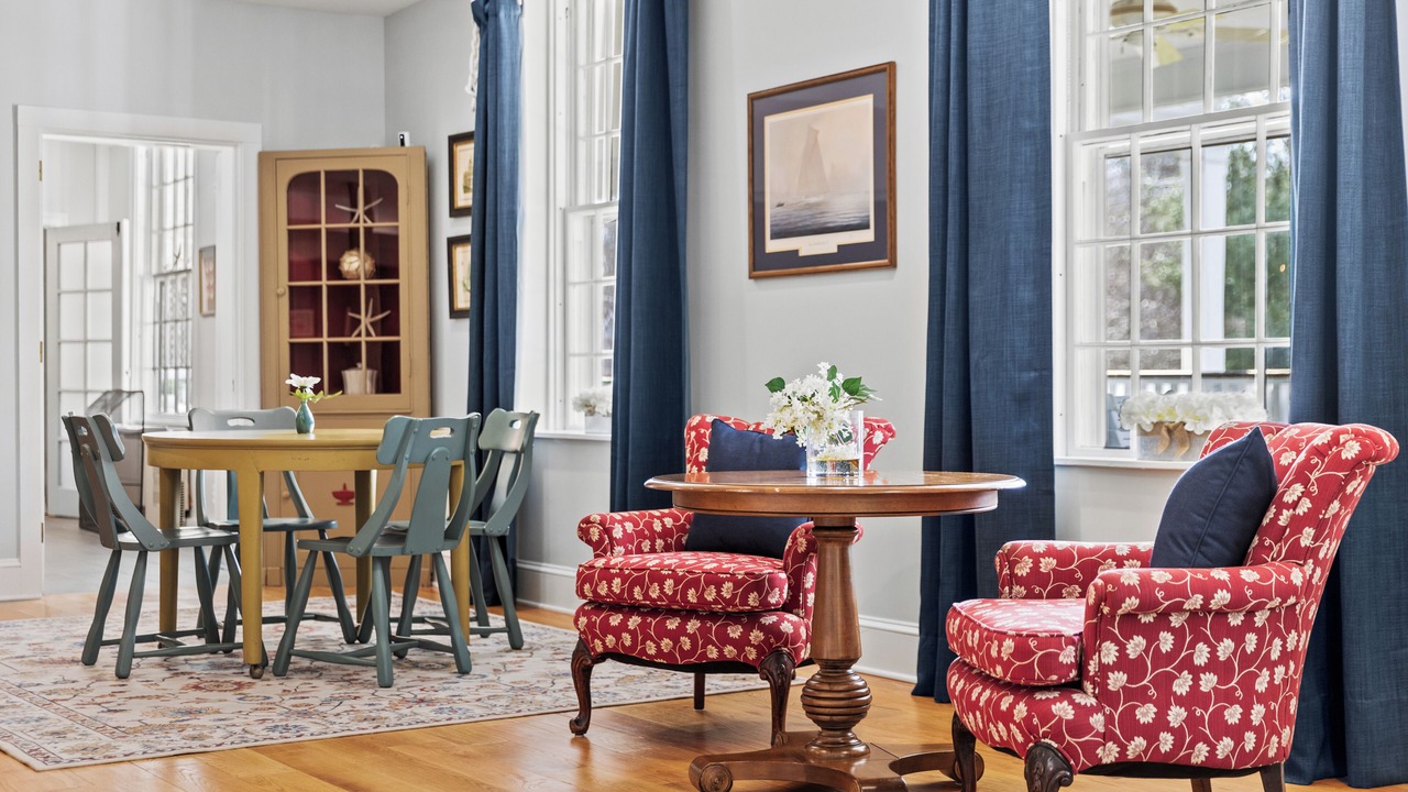 Photo of Livingroom in Westbrook Center