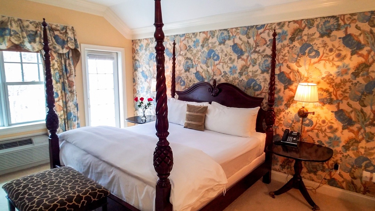 Photo of Bedroom in Ivoryton