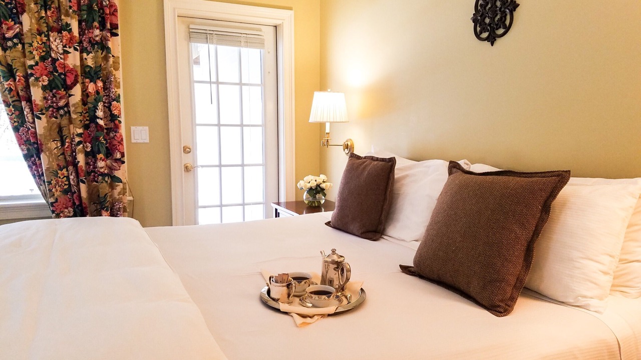 Photo of Bedroom in Ivoryton