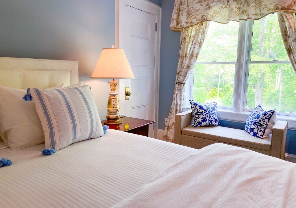 Photo of Bedroom in Ivoryton