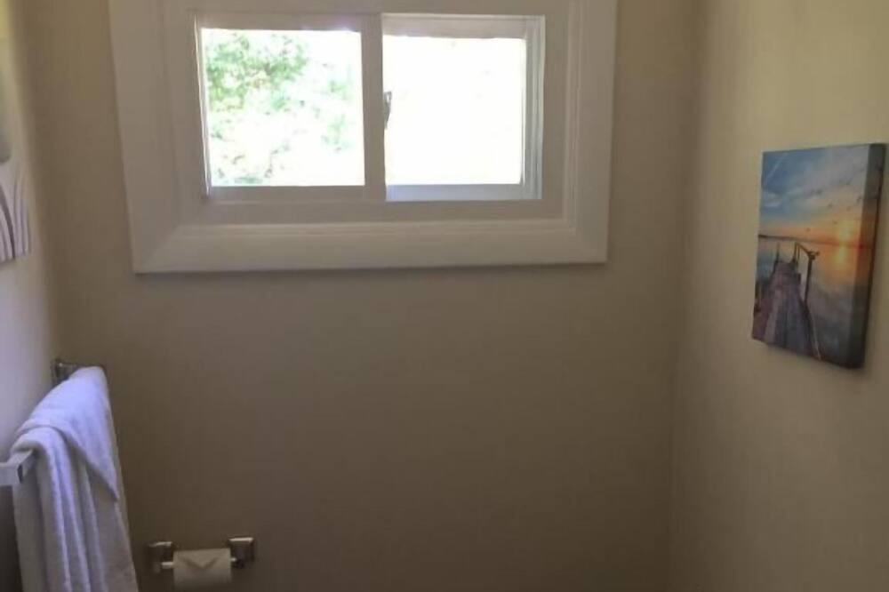 Photo of Bathroom in Old Lyme