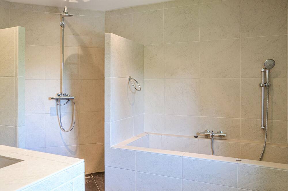 Photo of Bathroom in Borup