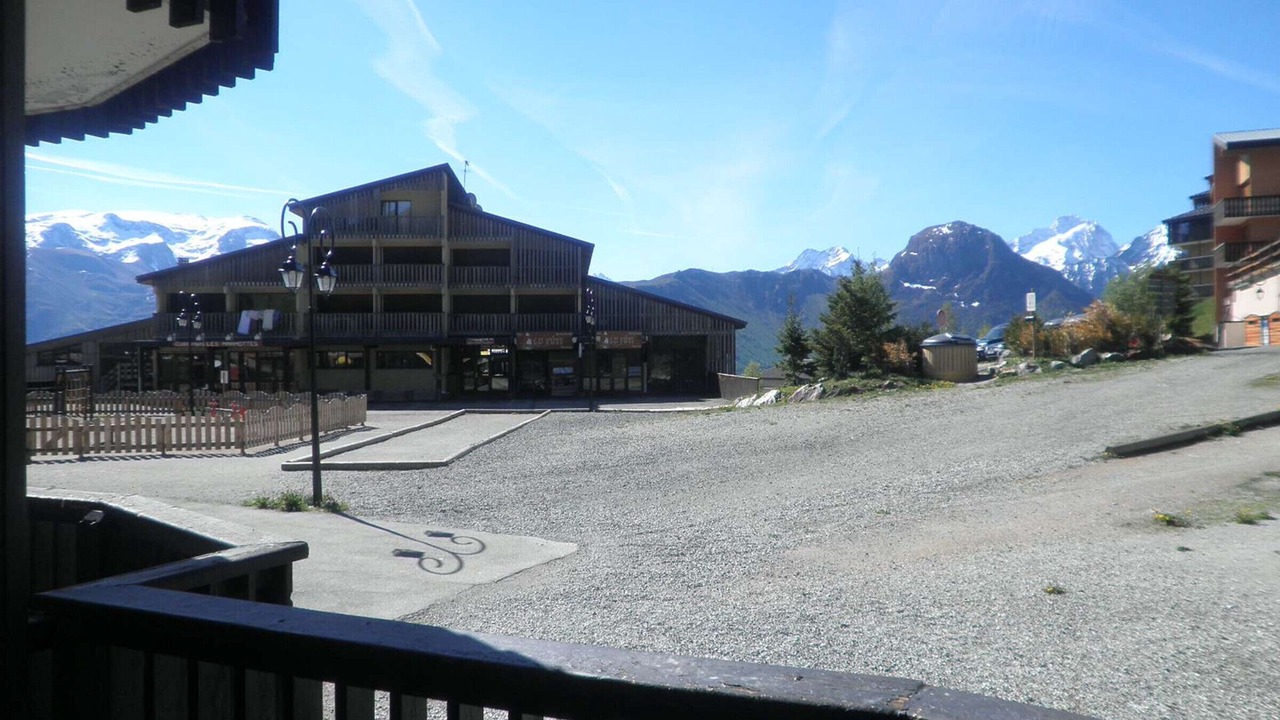 Photo of Outdoor in Auris