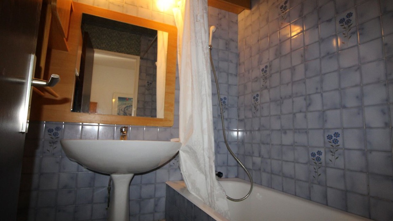 Photo of Bathroom in Auris